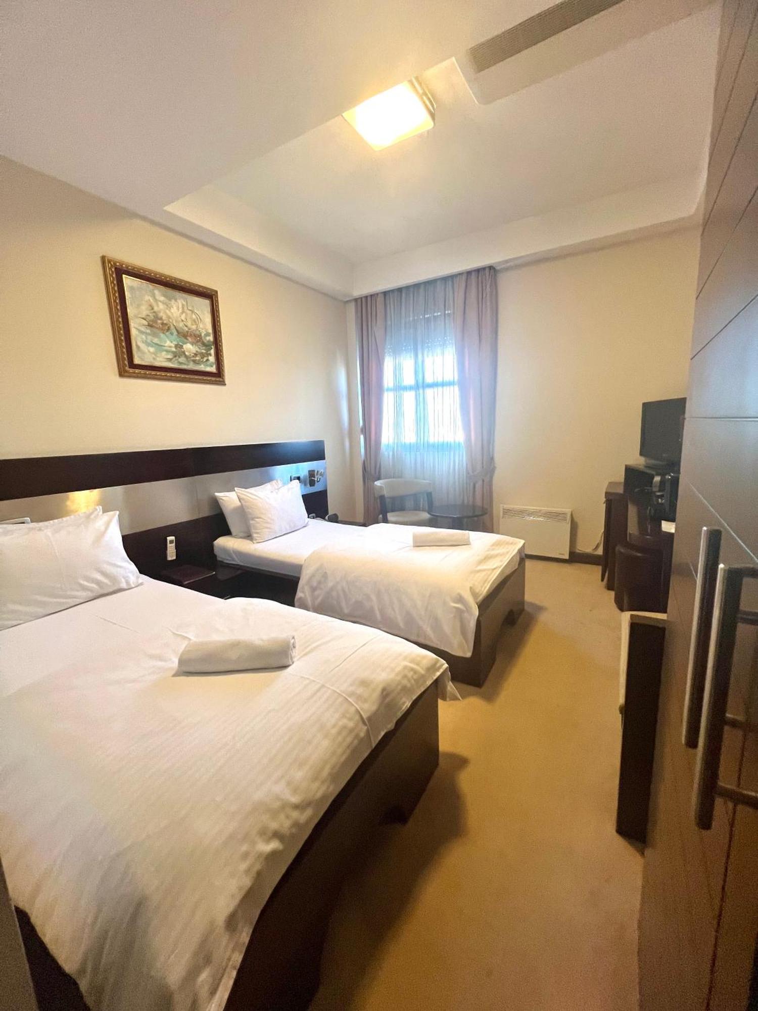 Hotel Aria Mitrovici  Eksteriør bilde