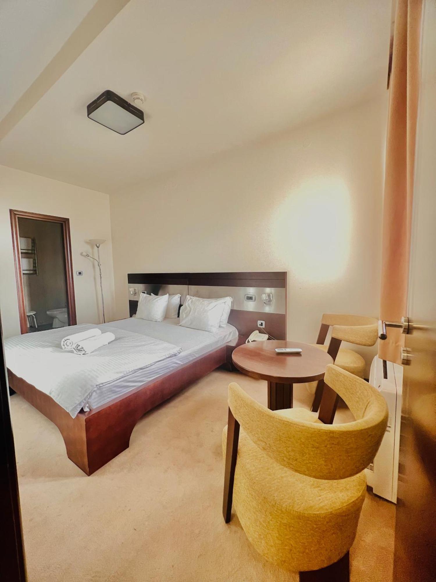 Hotel Aria Mitrovici  Eksteriør bilde