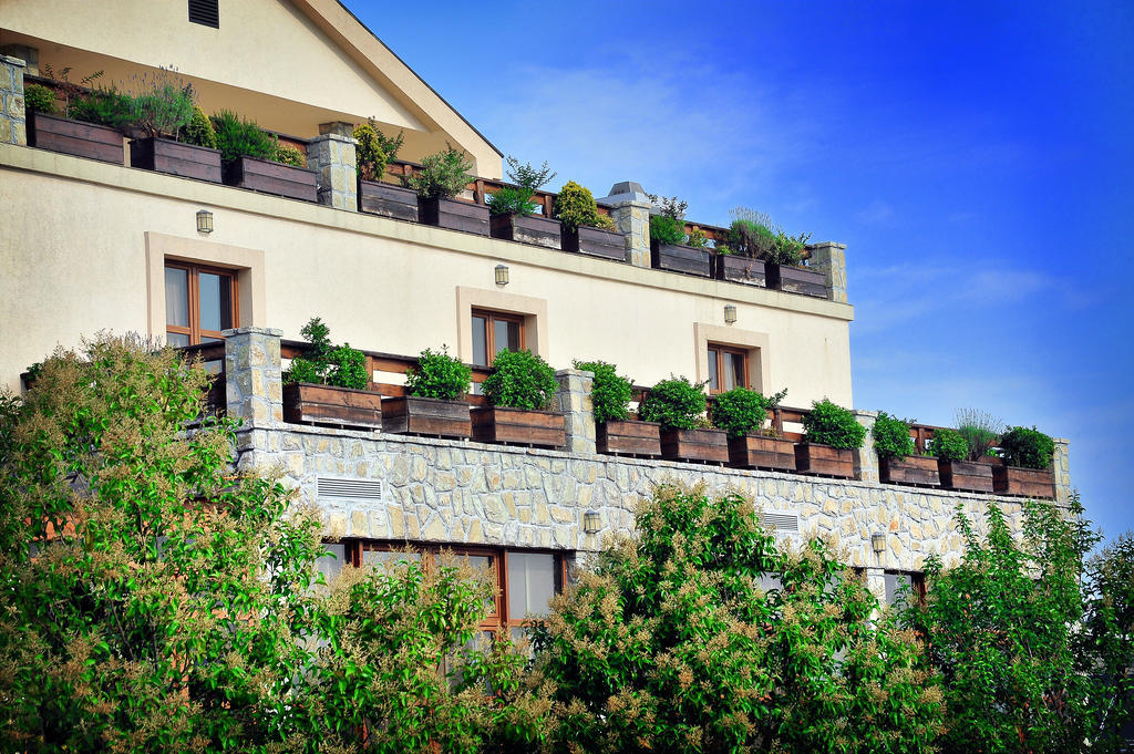 Hotel Aria Mitrovici  Eksteriør bilde